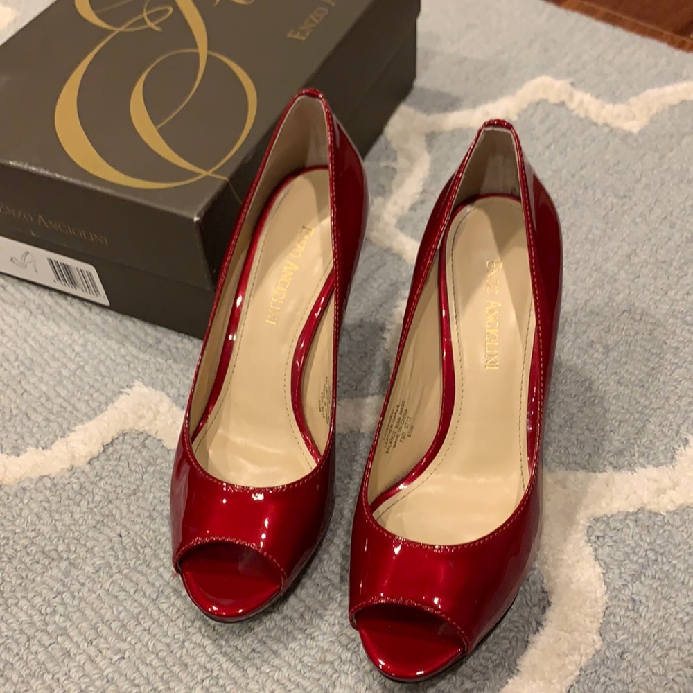 Enzo Angiolini platform heals size 6.5